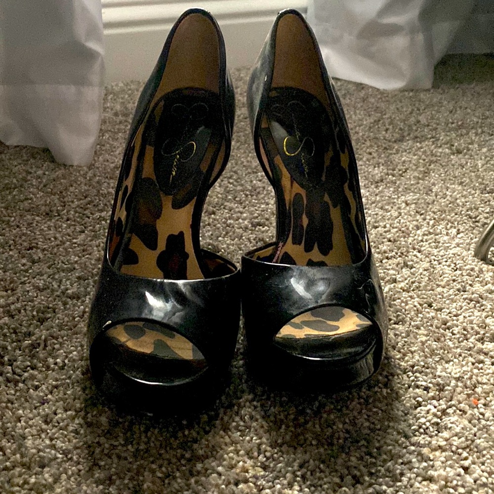 Jessica Simpson black heels size 8. Good condition
